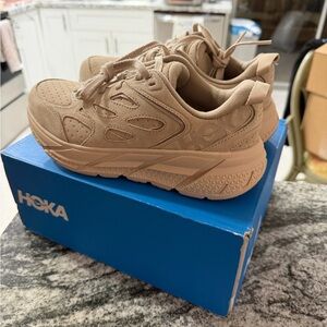 Hoka Beige Running Shoes 5 youth 6 women’s